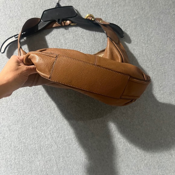 Coach Pebble Leather Hobo Shoulder Bag Tan Medium Brass buckle Classic vintage - Picture 8 of 11